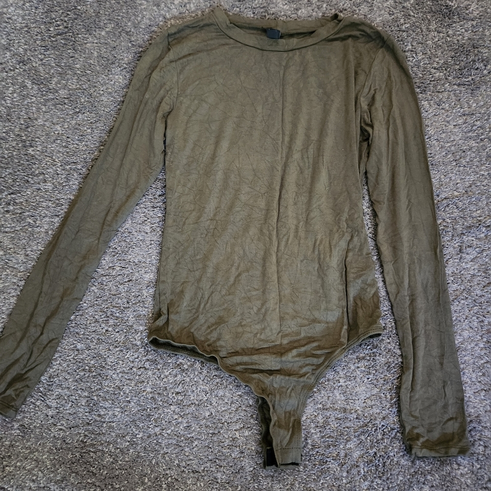 ALYA Green Form Fitting Green Bodysuit